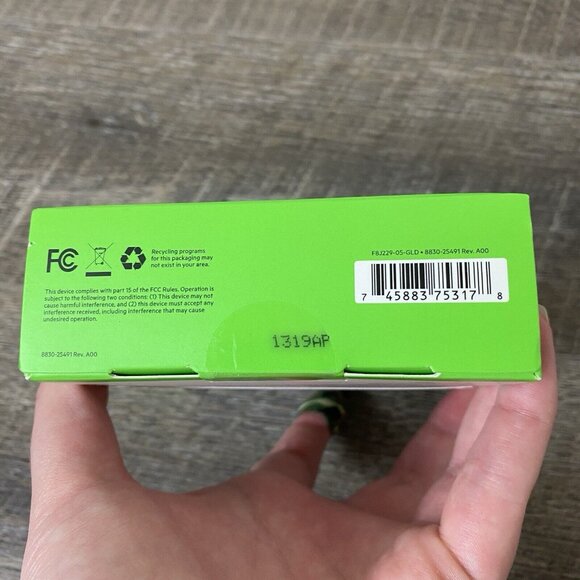 Studio by Belkin 2-Port Home Charger w/ Lightning Cable (MFi-Certified) NEW - Picture 7 of 7